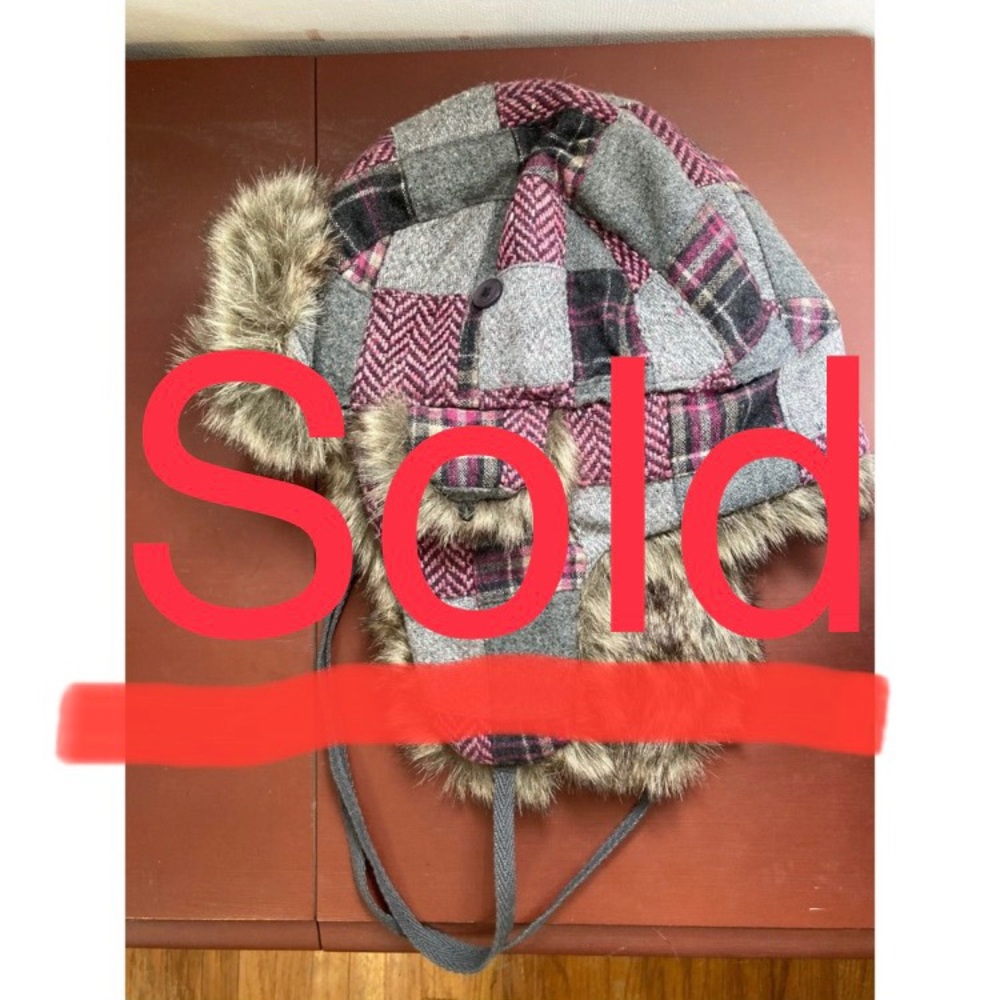 American Eagle Outfitters winter hat
